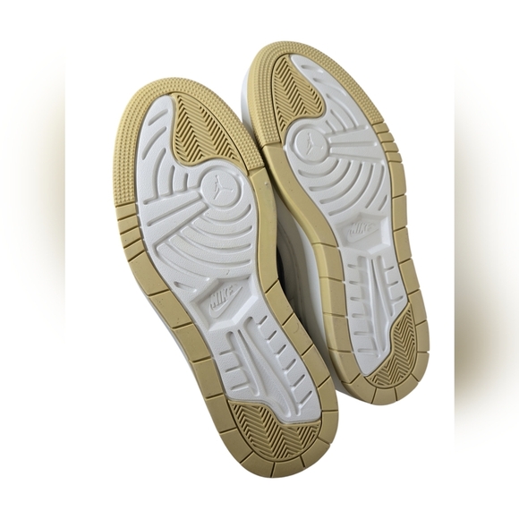 Nike Wmns Air Jordan 1 High SE Elevate Team Gold DN3253-700 US Size 9.5 New - Picture 6 of 7